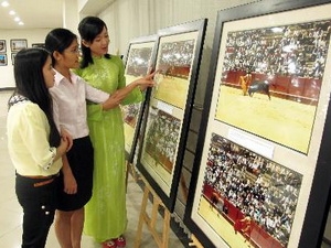Expo-photo sur l’Espagne à Ho Chi Minh-Ville